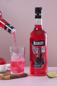 Vodka Roskoff Colorida Morango com limão 965ml